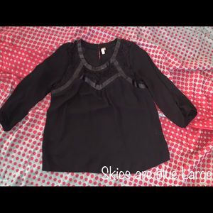 Women’s clothing lot size large-Clarke